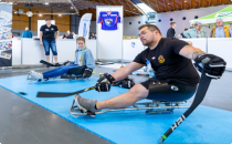 德国国际康复医疗展览会 REHAB残疾人冰球运动员史蒂文&middot;贝茨的访谈